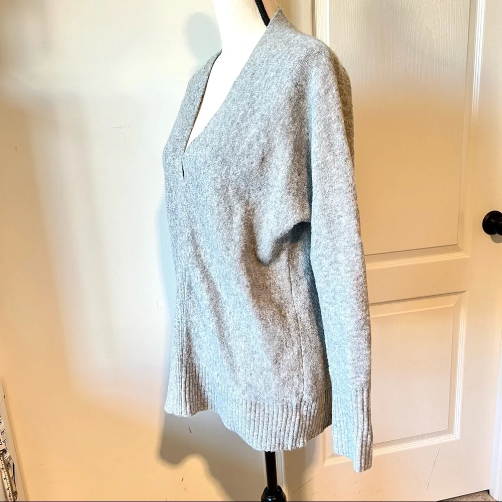 CYNTHIA ROWLEY Wool Blend V-Neck Oversized Sweater—SZ. Small